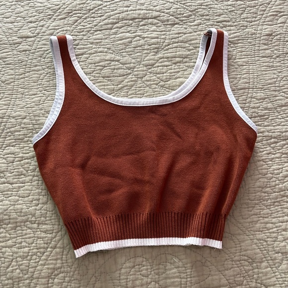 brown and white crop top - Picture 2 of 2